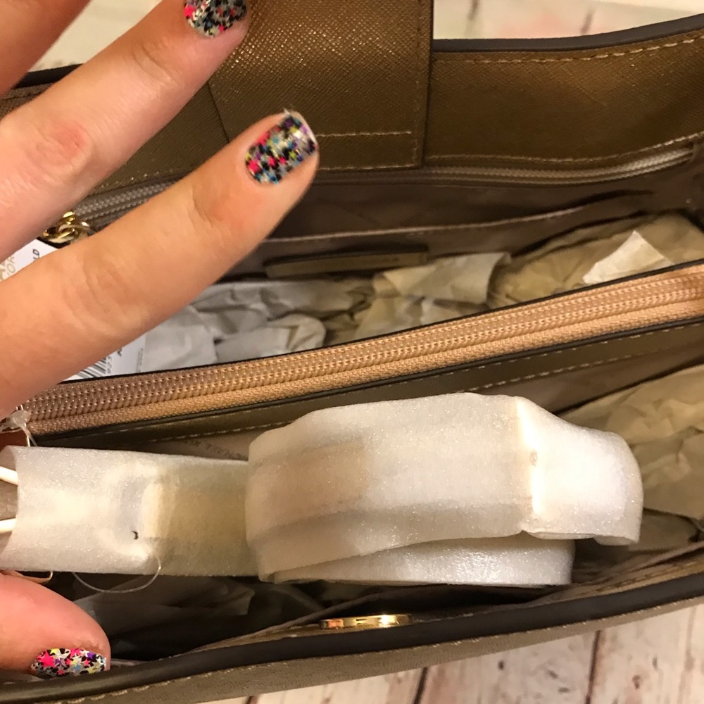 Michael Kors handbag - Picture 4 of 8